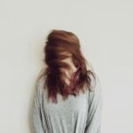 women's gray long-sleeved shirt